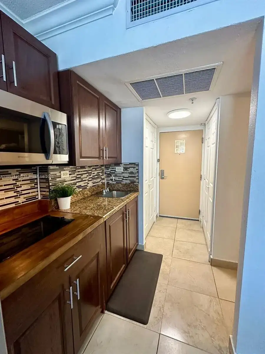 19201 Collins Ave # 108, Sunny Isles Beach FL 33160 photo 4