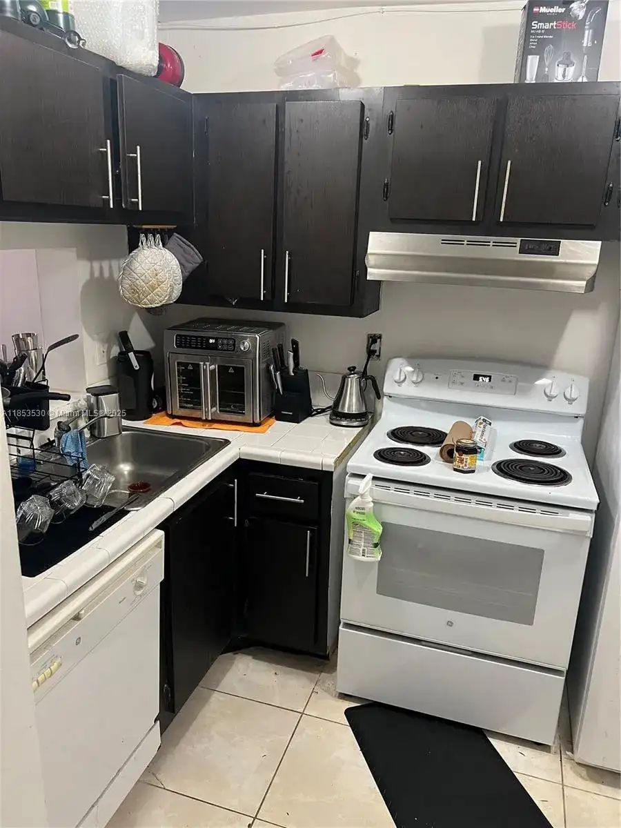 486 NW 165th St Rd # B503, Miami FL 33169 photo 2