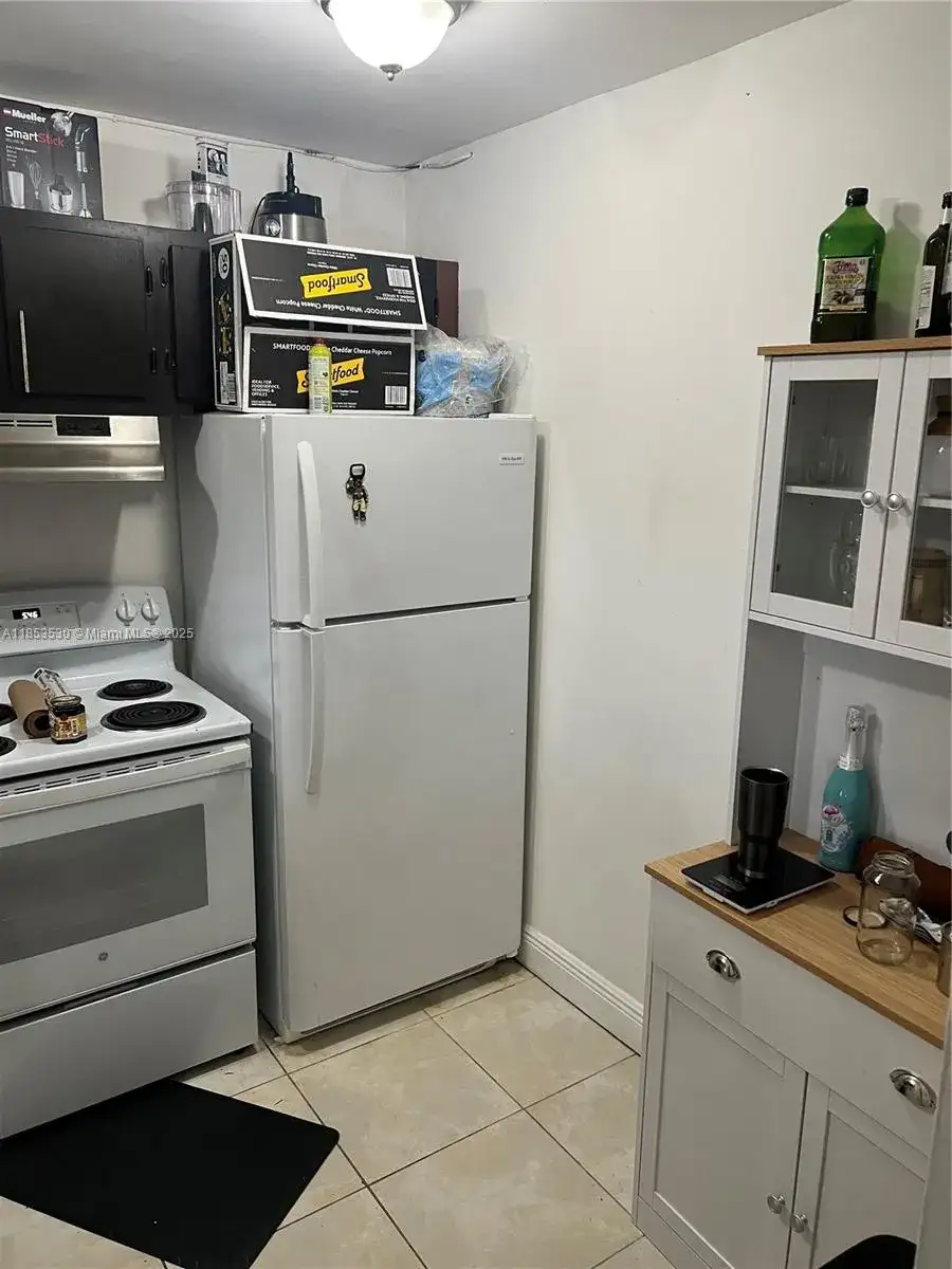 486 NW 165th St Rd # B503, Miami FL 33169 photo 3