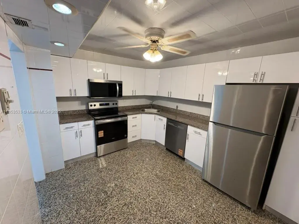 2750 NE 183rd St # 2510, Aventura FL 33160