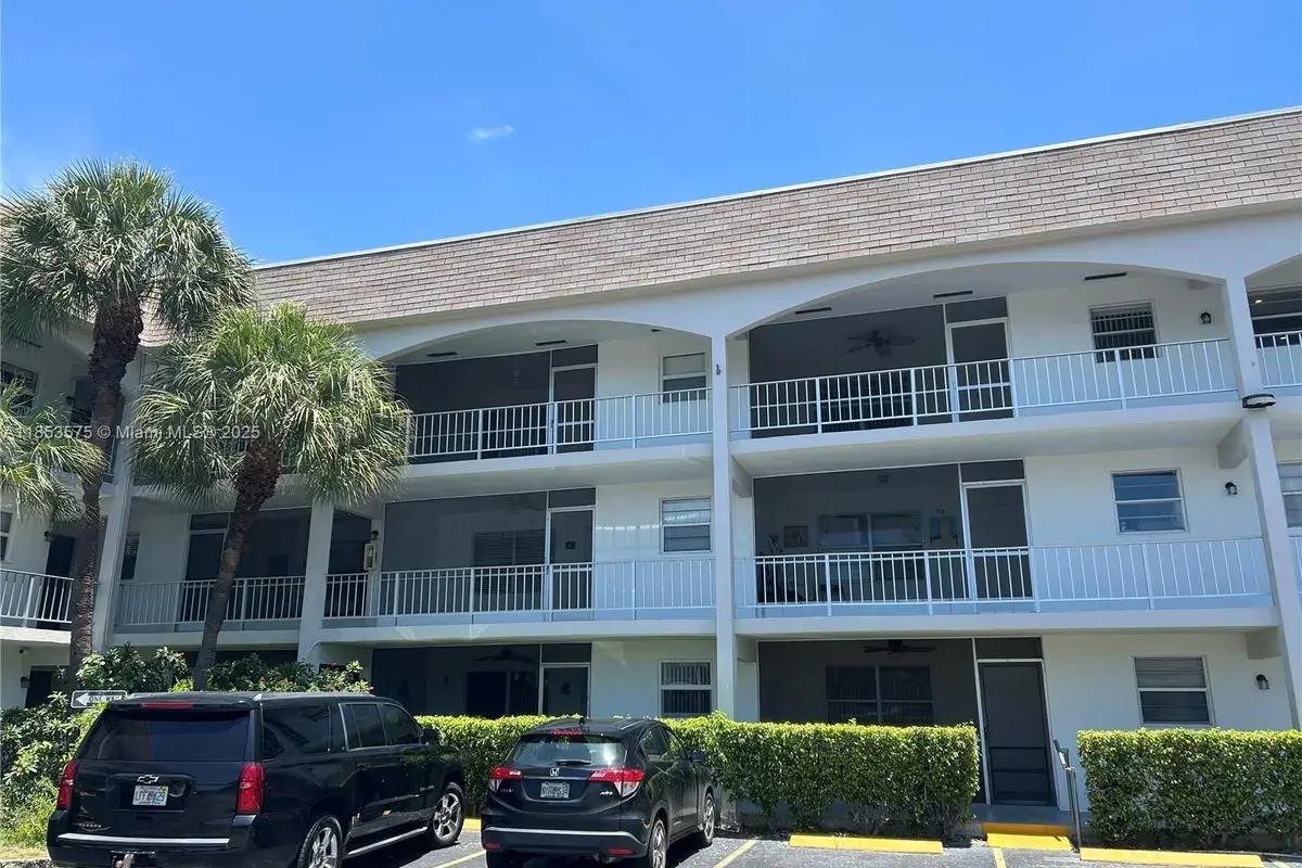 501 Blue Heron Dr # A, Hallandale Beach FL 33009