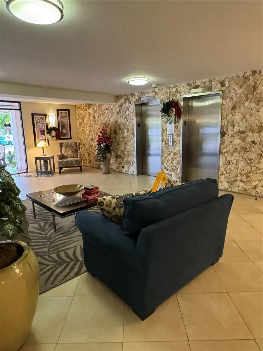 2940 N Course Dr # 509, Pompano Beach FL 33069 photo 3