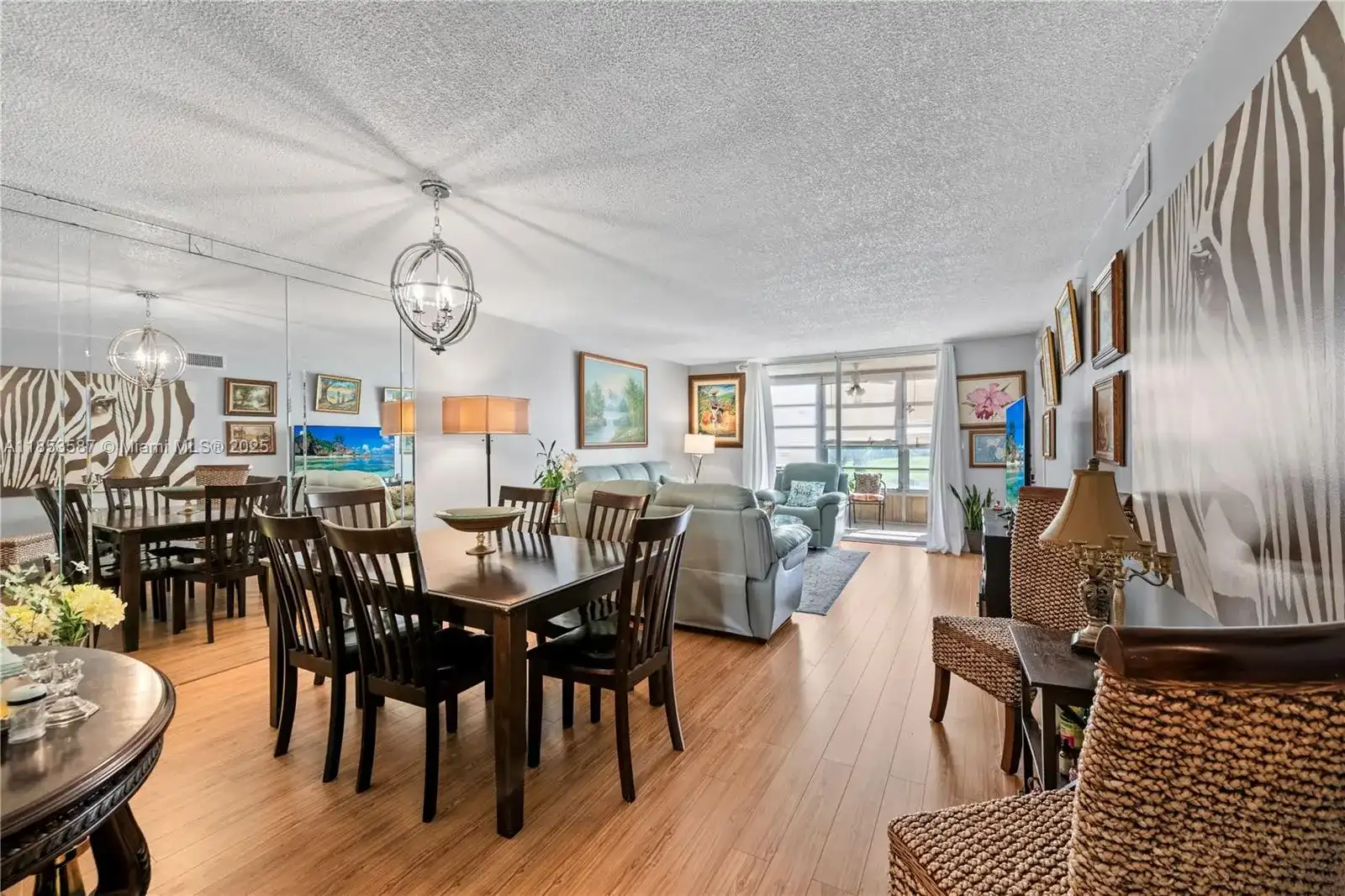9461 Sunrise Lakes Blvd # 207, Sunrise FL 33322