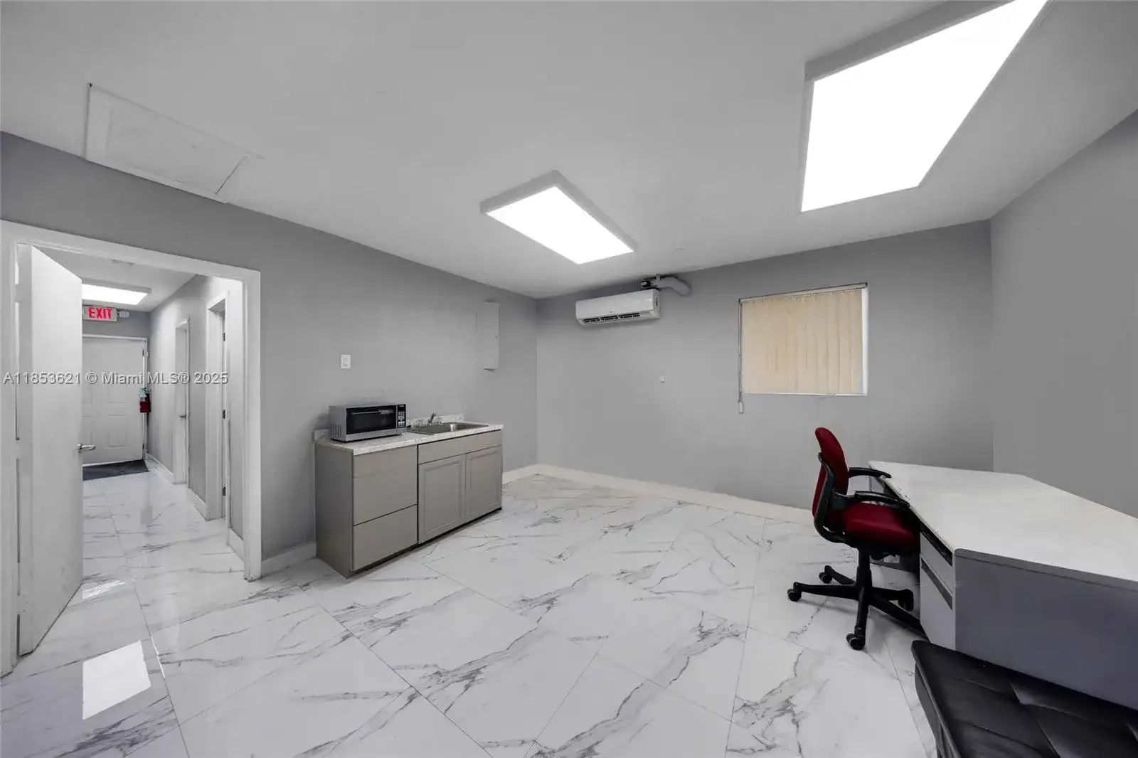 2696 W 3rd Ave, Hialeah FL 33010 photo 3