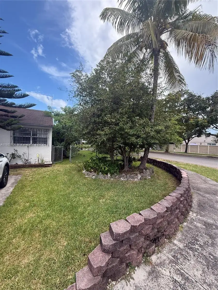 11472 SW 4th St, Sweetwater FL 33174 photo 5