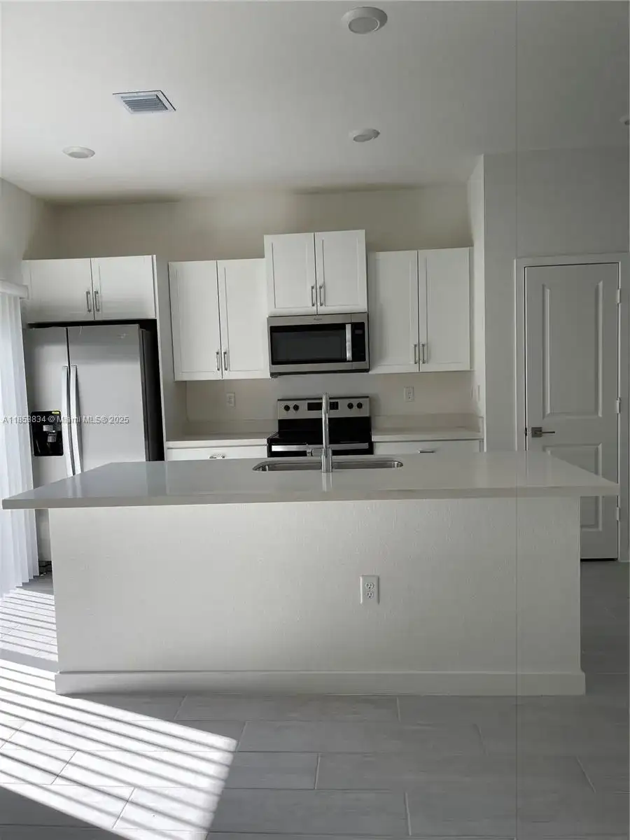 748 SE 17th St # 0, Homestead FL 33034 photo 4