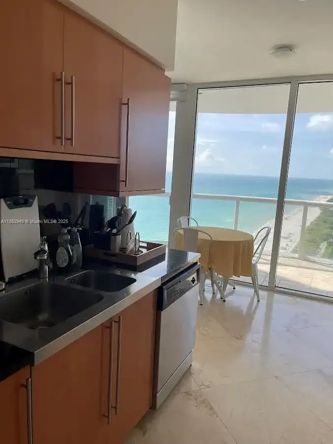 6365 Collins Ave # 3404, Miami Beach FL 33141