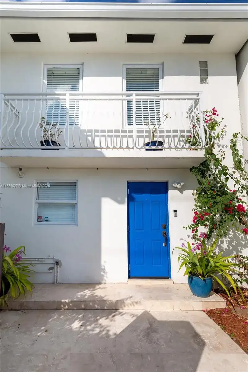 2035 NE 123rd St, North Miami FL 33181
