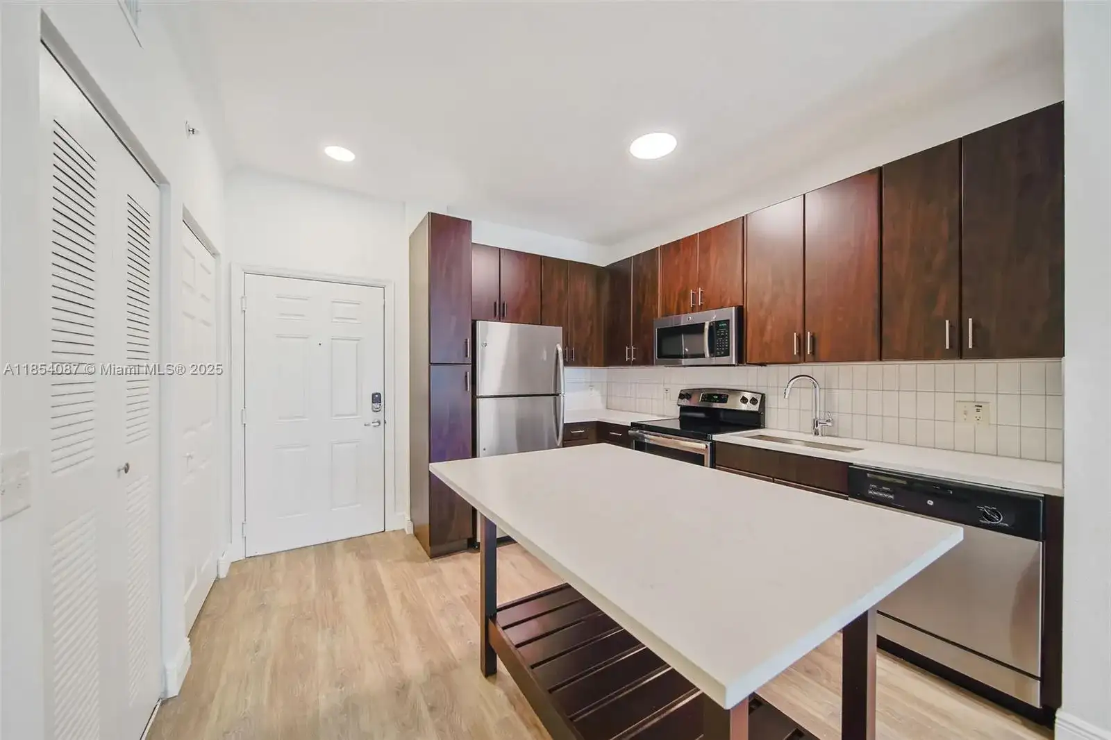 10170 SW 7th St # 105, Pembroke Pines FL 33025 photo 5