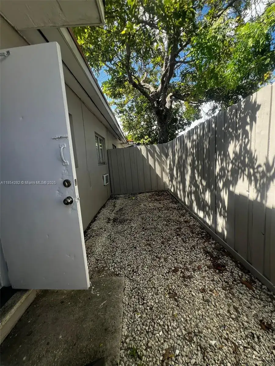 2081 NW 30th St # 3, Miami FL 33142 photo 4