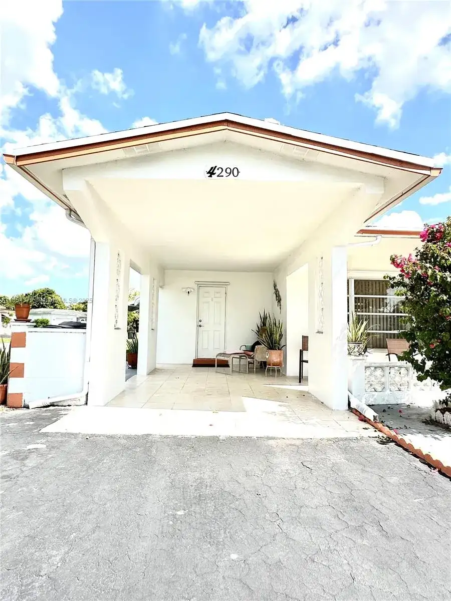 4290 NW 49th Ter, Lauderdale Lakes FL 33319 photo 4