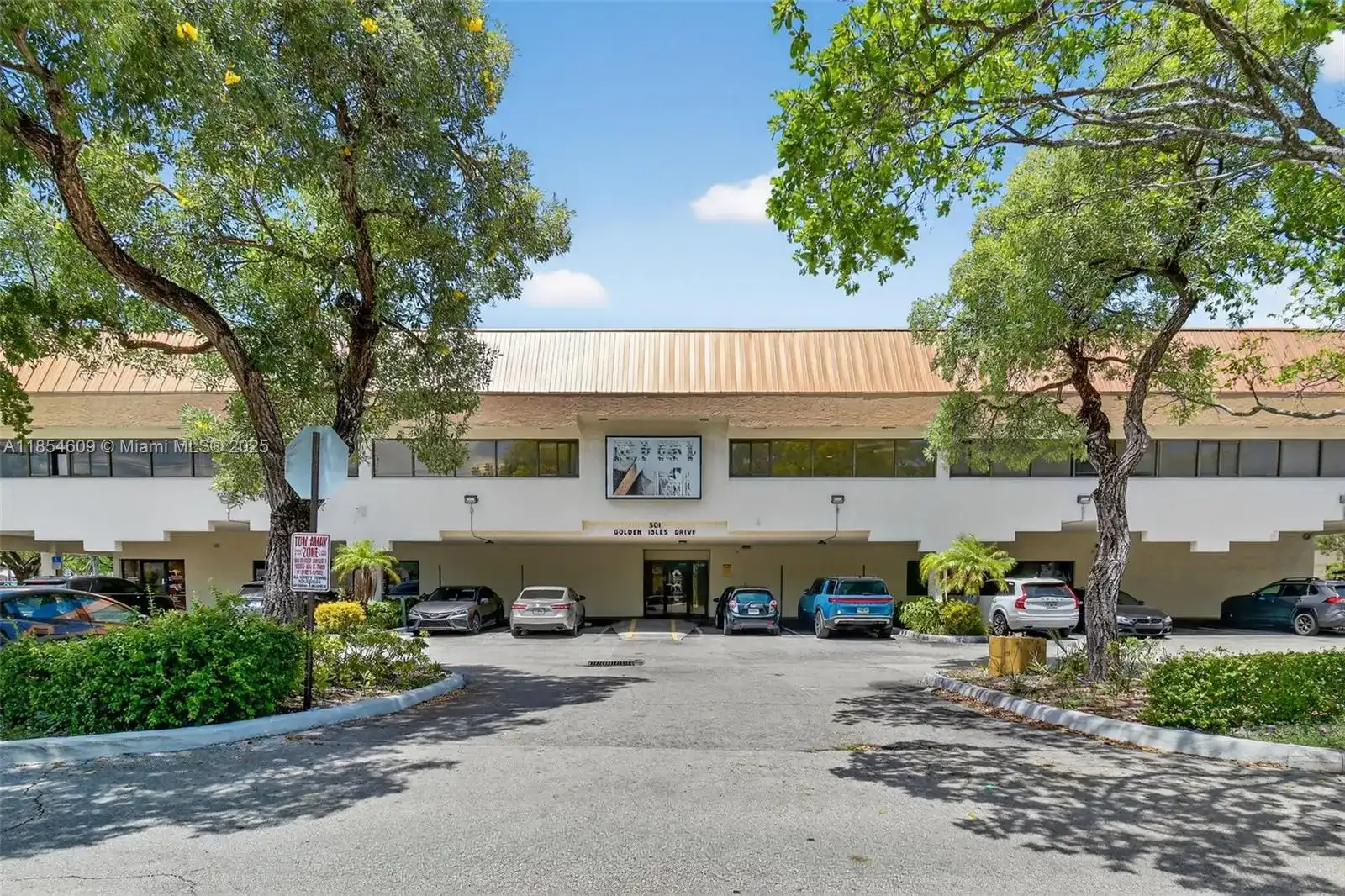 501 Golden Isles Dr #204C, Hallandale Beach FL 33009