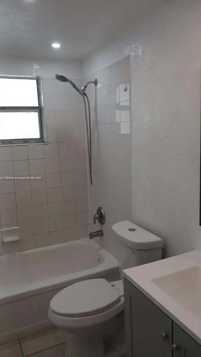 4841 NW 9th Dr # 4840, Plantation FL 33317 photo 2