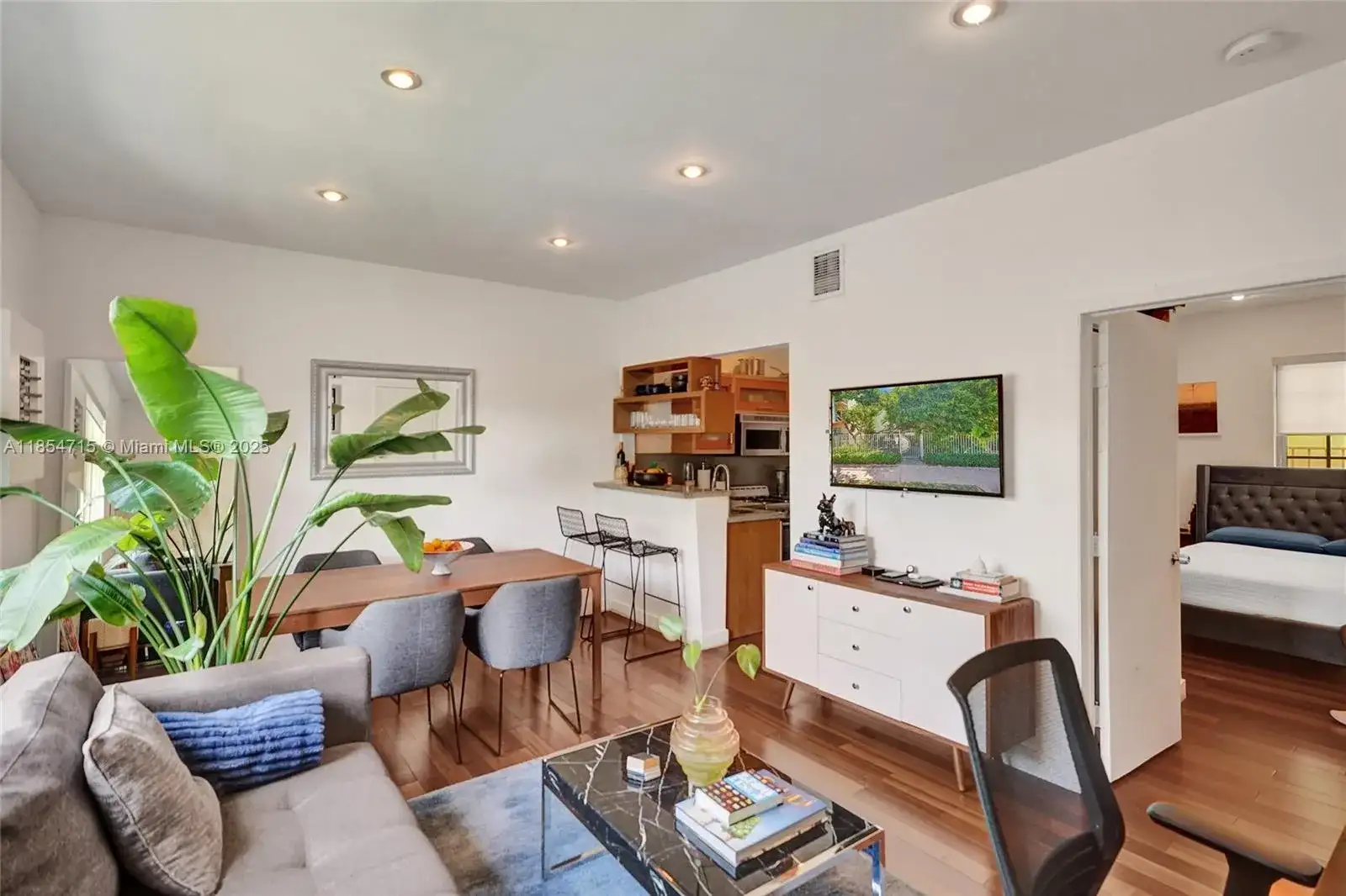 815 Euclid Ave # 8, Miami Beach FL 33139 photo 3