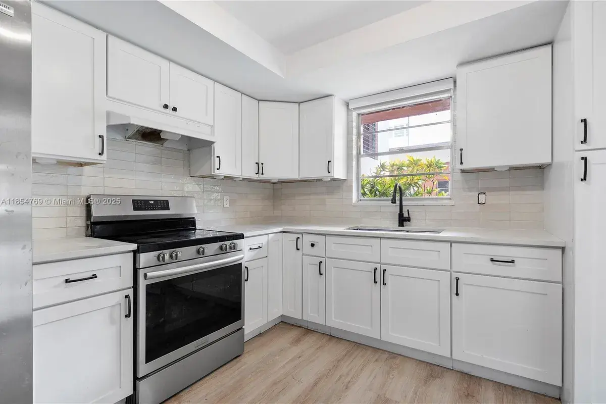 180 NE 12th Ave # 10A, Hallandale Beach FL 33009