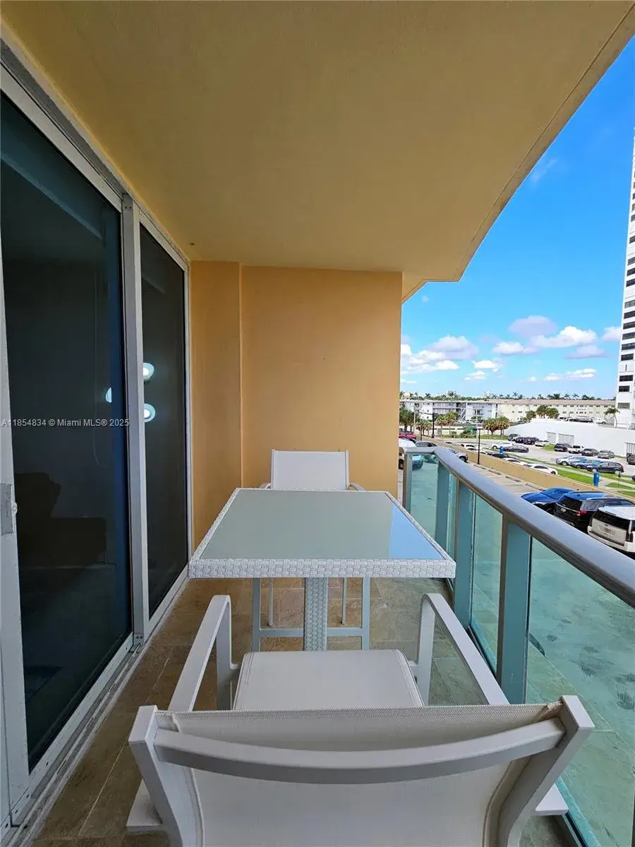 2501 S Ocean Dr, Hollywood FL 33019