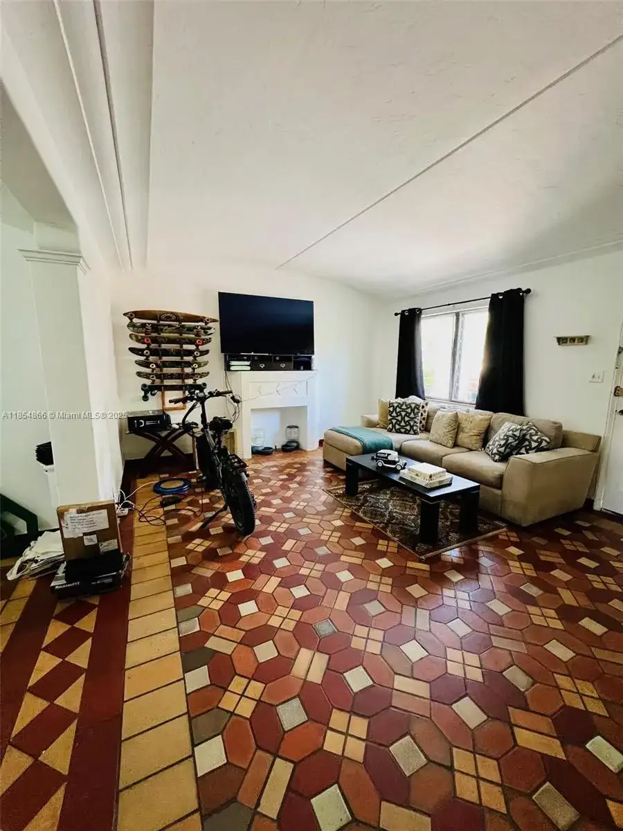 2830 Pine Tree Dr # 2, Miami Beach FL 33139 photo 5