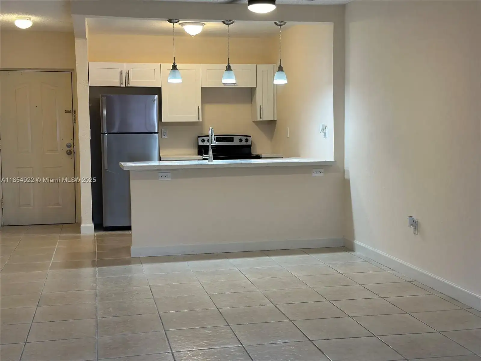 10900 SW 104th St # 118, Miami FL 33176 photo 2