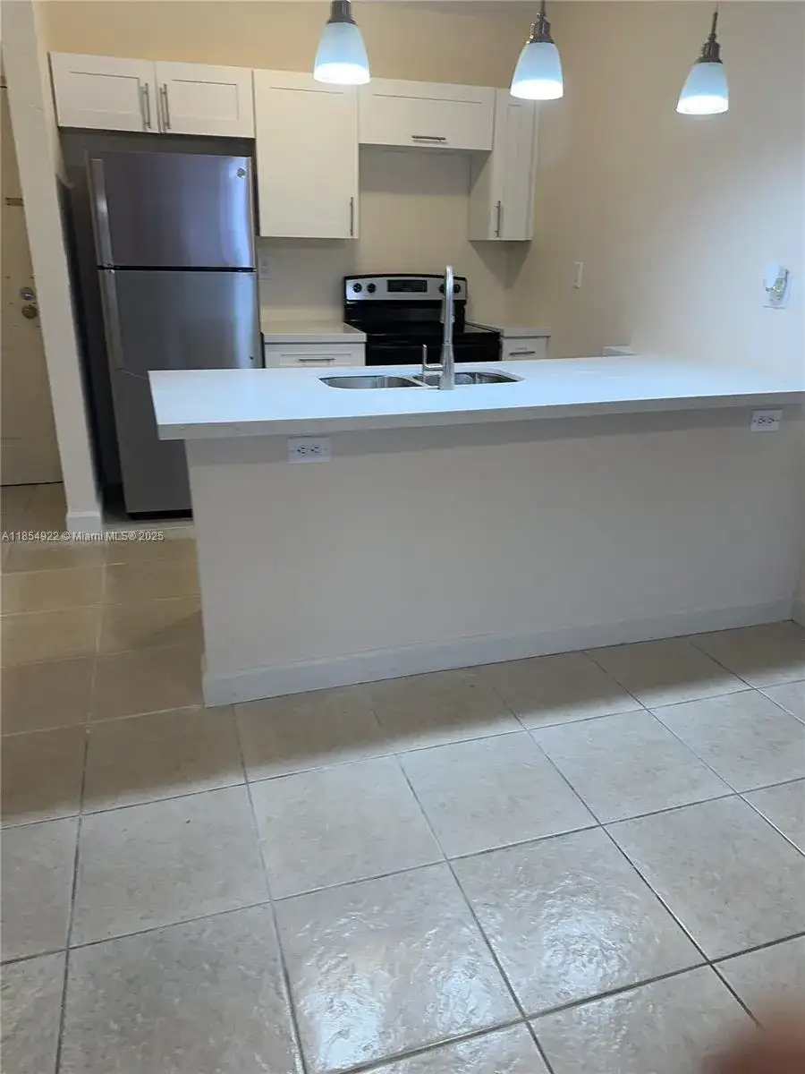 10900 SW 104th St # 118, Miami FL 33176 photo 4