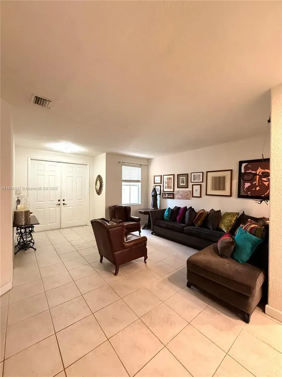 11010 NW 87th St, Doral FL 33178