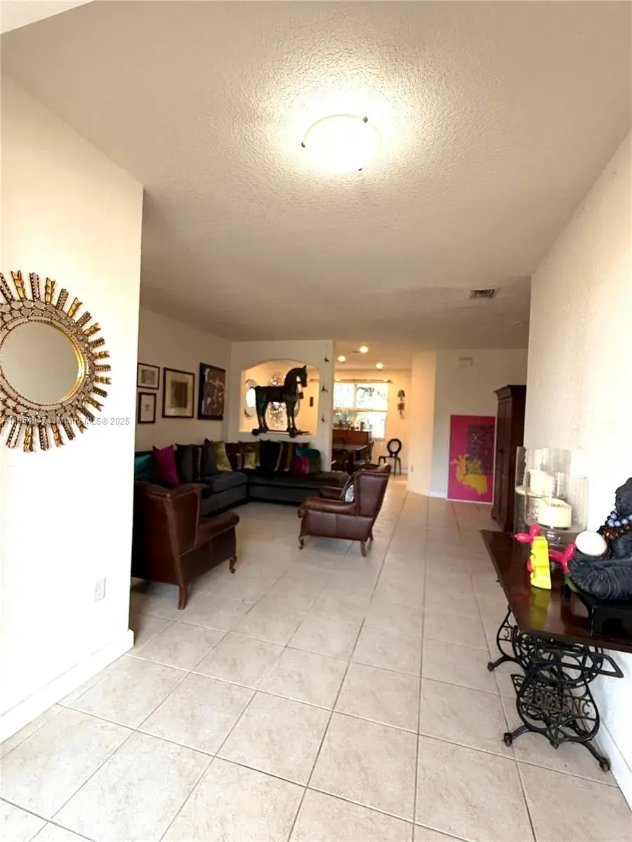 11010 NW 87th St, Doral FL 33178