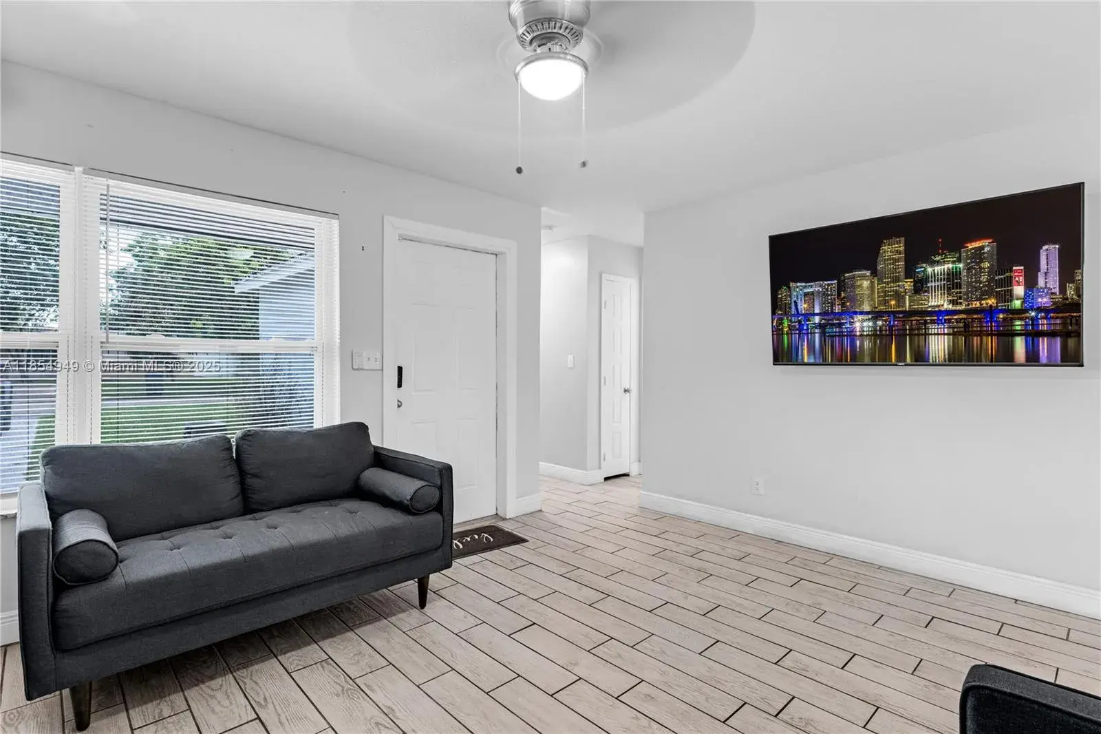 6660 Custer, Hollywood FL 33024