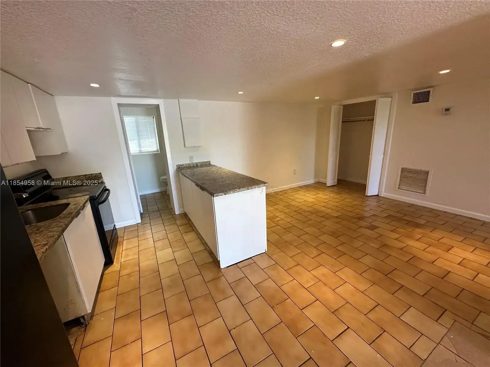 13210 NE 3rd Ave # R, North Miami FL 33161 photo 3