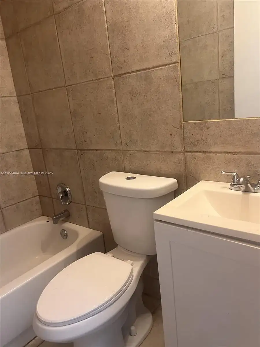 571 NE 136th St # 571, North Miami FL 33161 photo 5