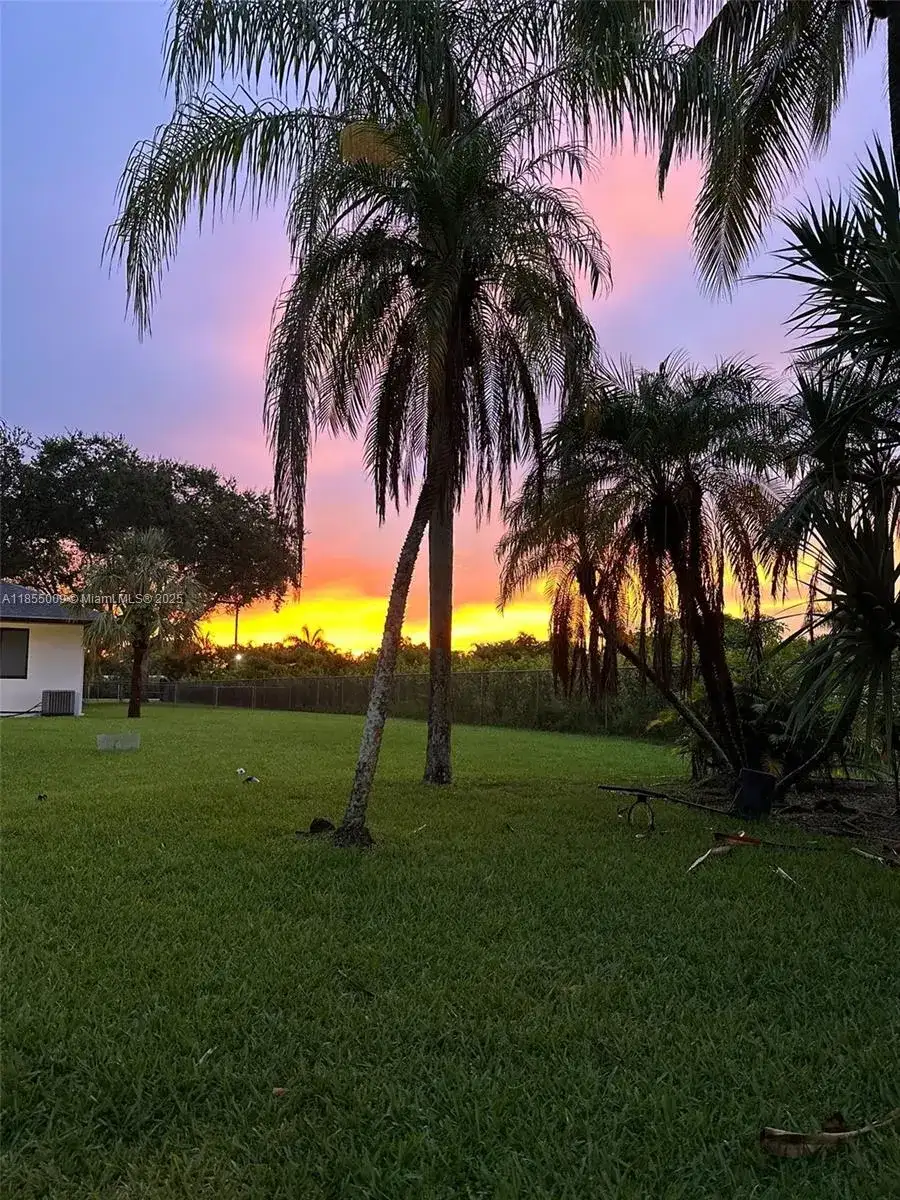21701 SW 187th Ave, Miami FL 33170 photo 2