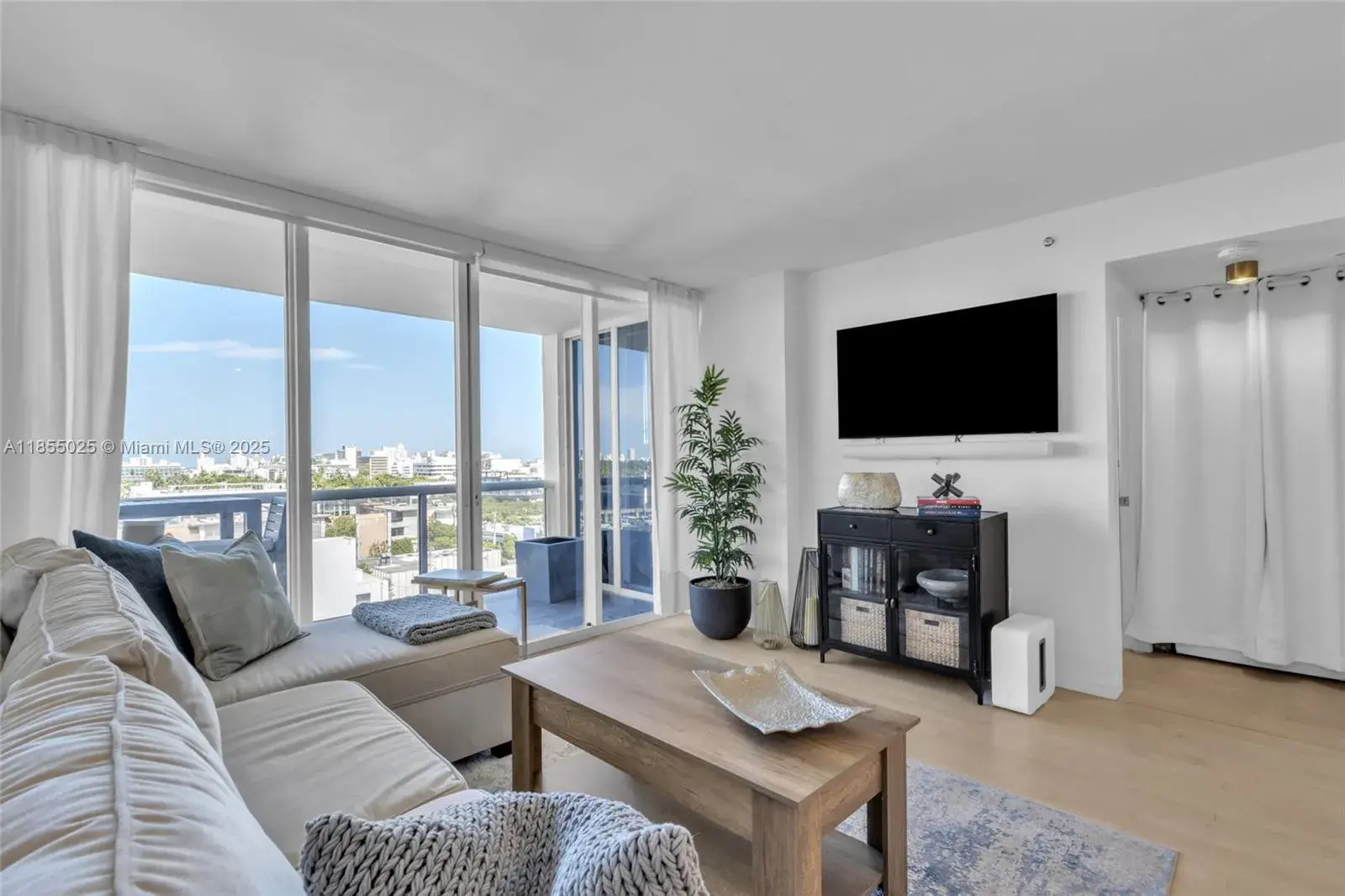 1800 Sunset Harbour Dr # 1003, Miami Beach FL 33139