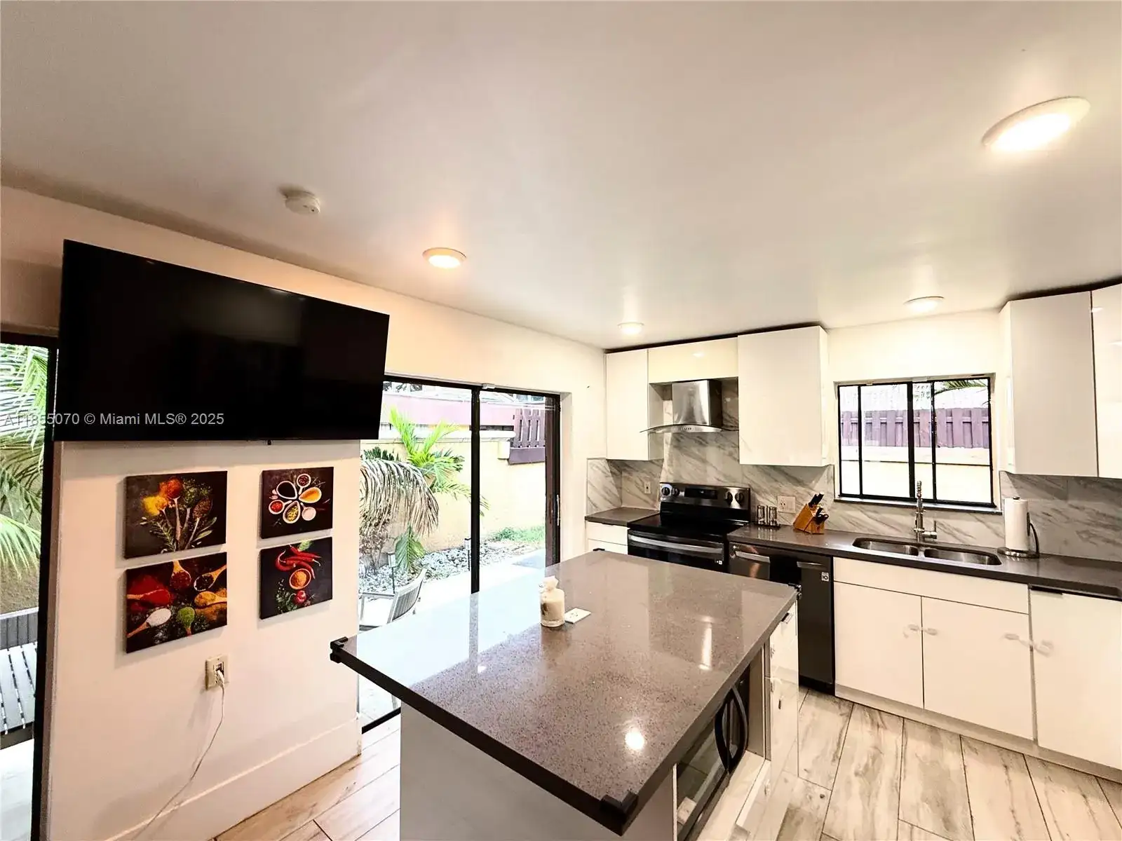 20429 NE 10th Ct Rd # 20429, Miami FL 33179 photo 5