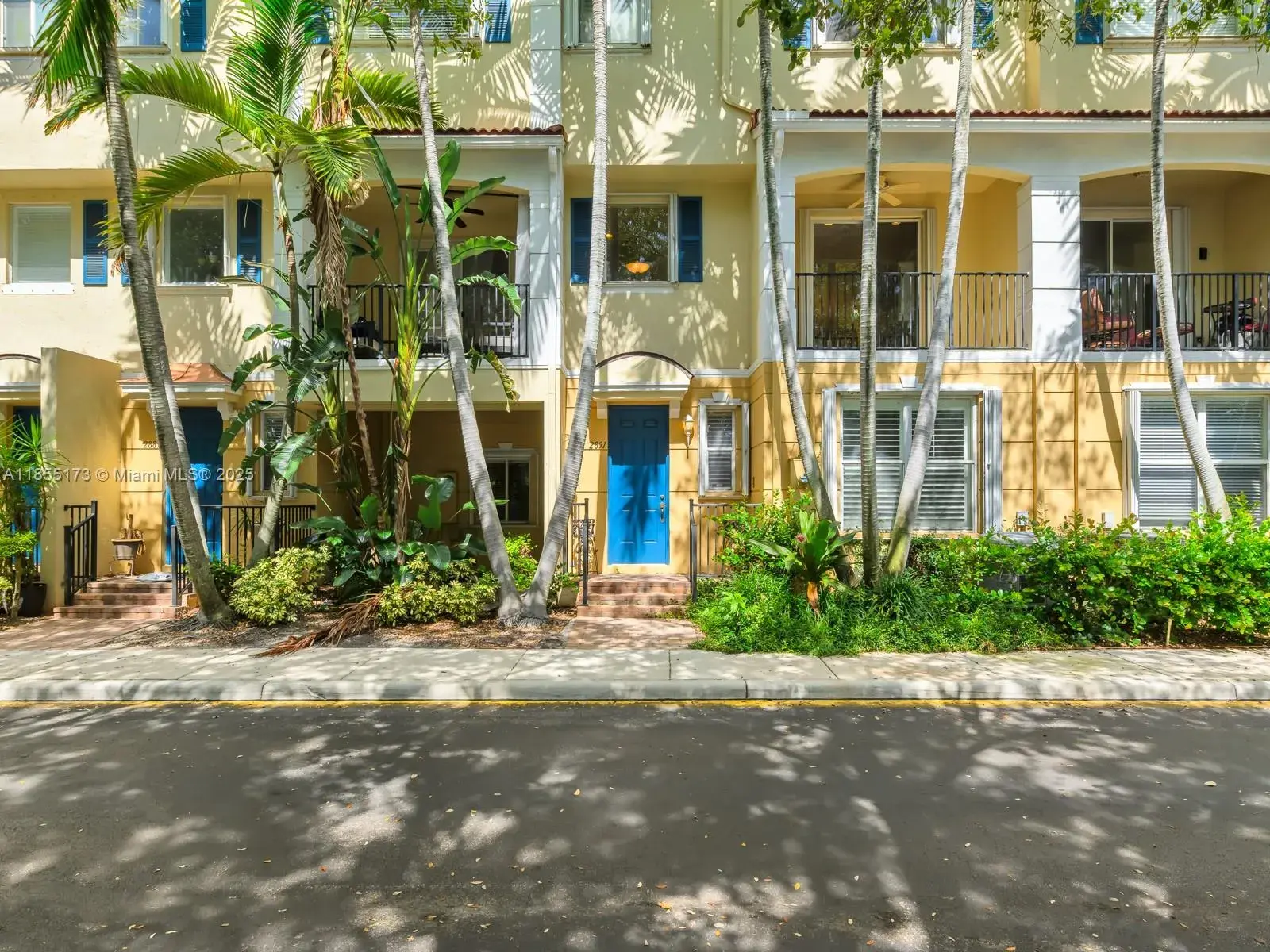 2891 S Greenleaf Cir, Boynton Beach FL 33426
