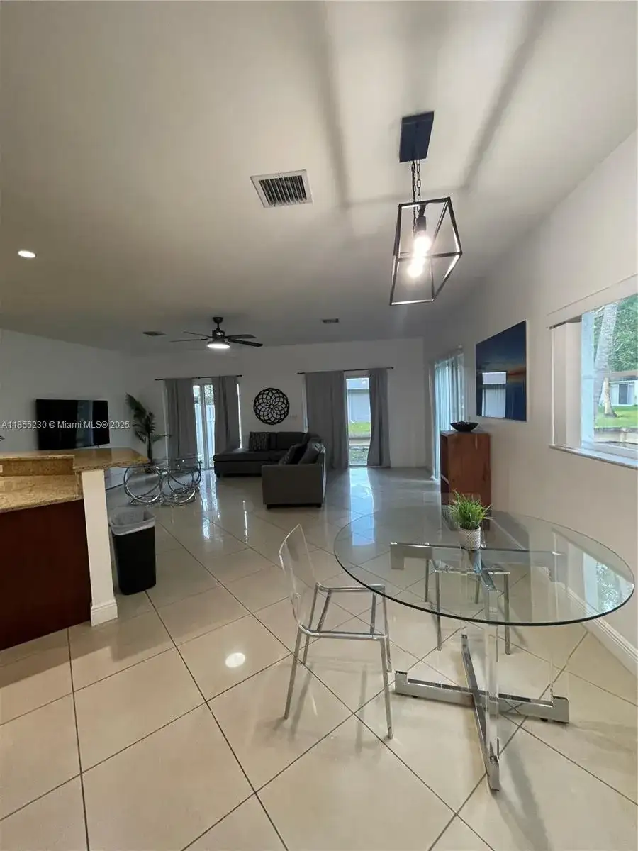 3450 NW 17th Ter, Oakland Park FL 33309 photo 4