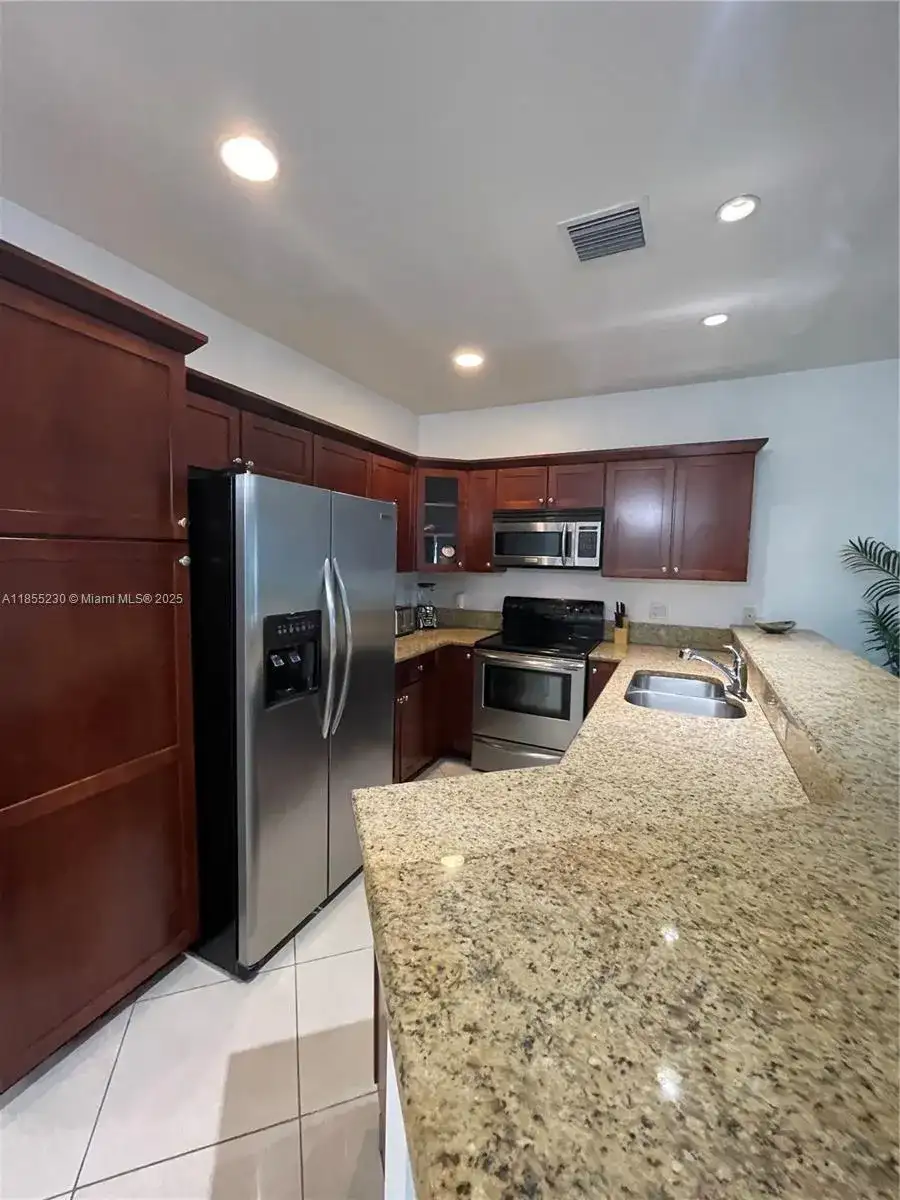 3450 NW 17th Ter, Oakland Park FL 33309 photo 5