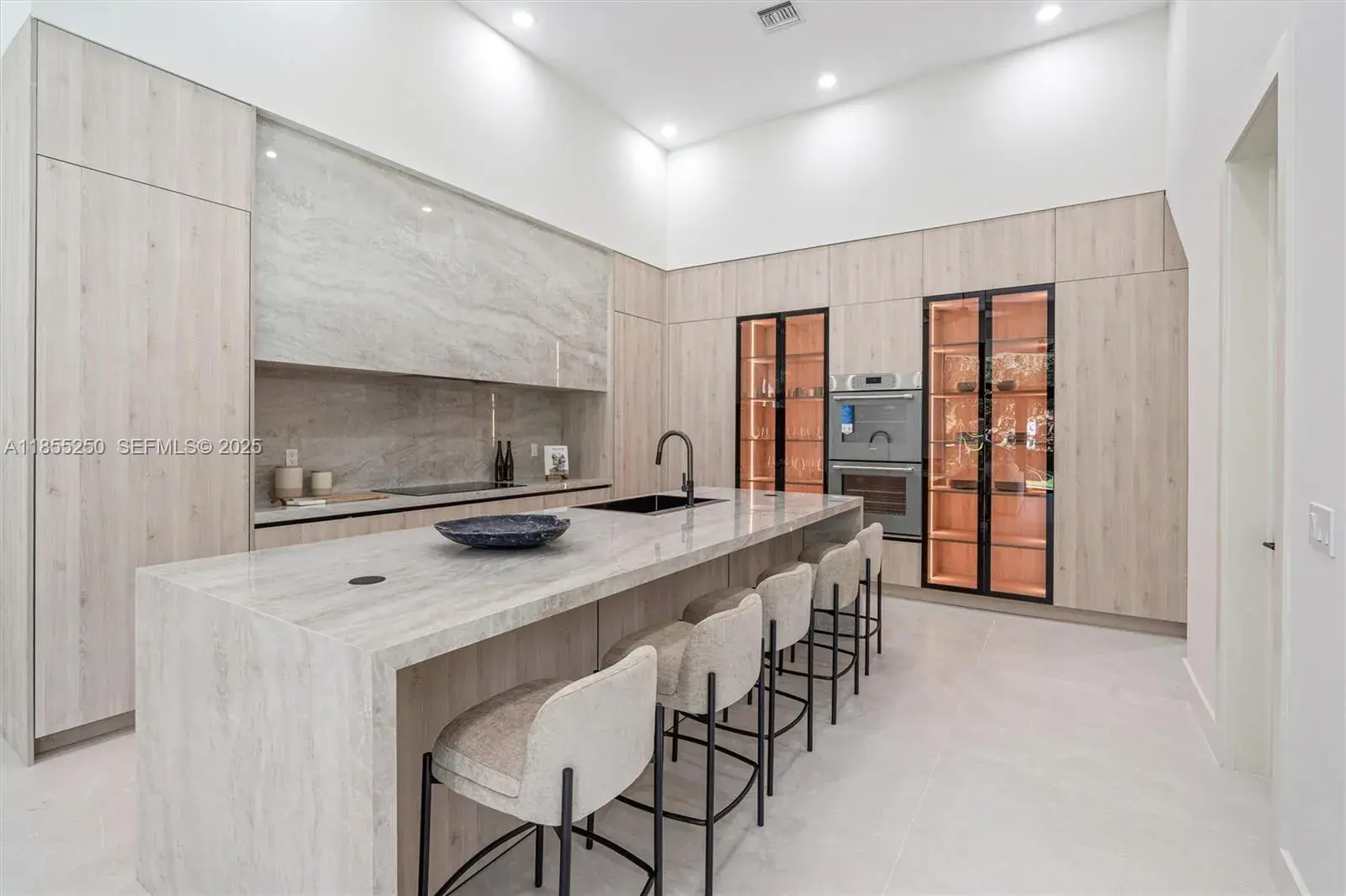 3303 W Stonebrook Cir, Davie FL 33330