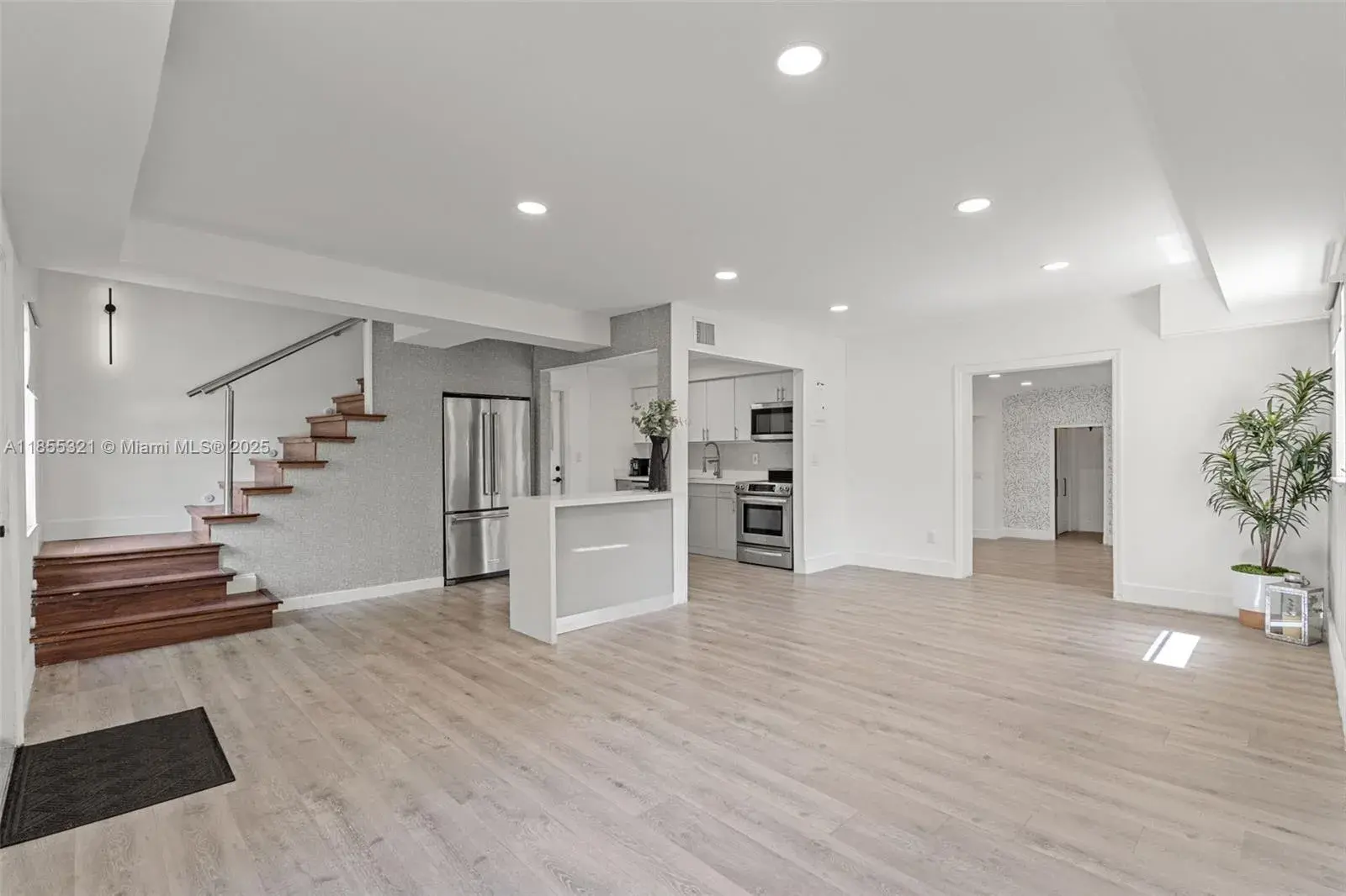 10401 NE 2nd Ave, Miami Shores FL 33138