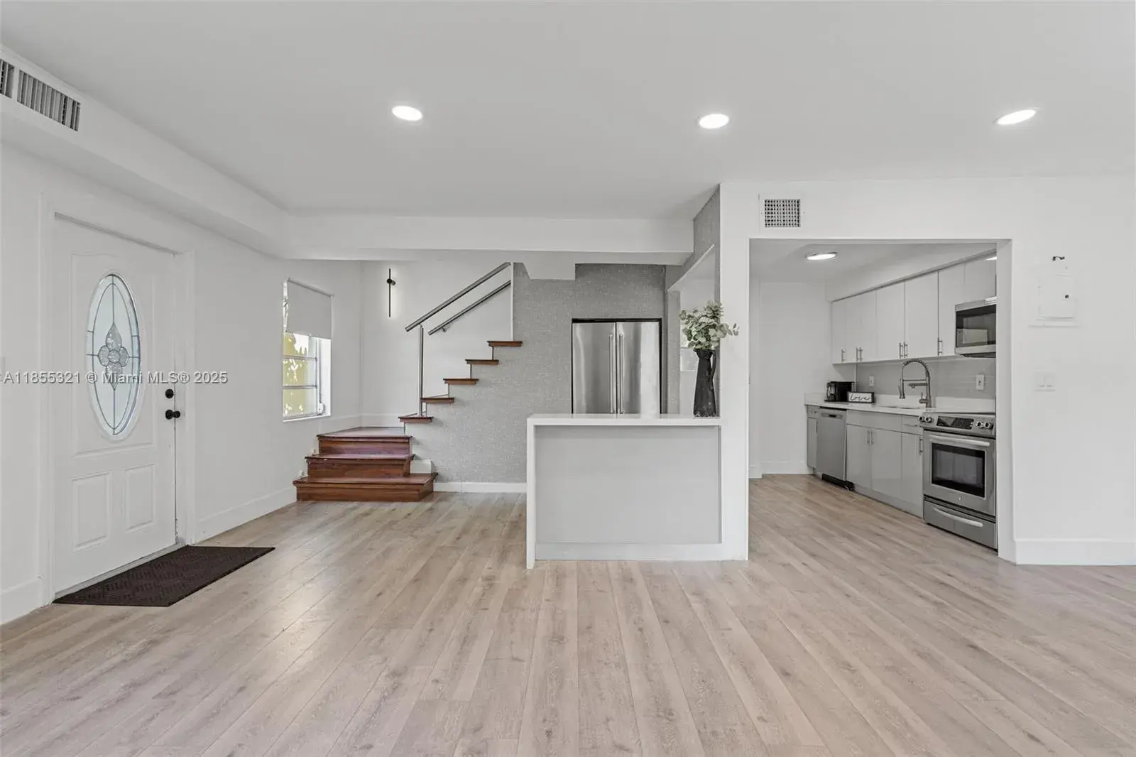 10401 NE 2nd Ave, Miami Shores FL 33138