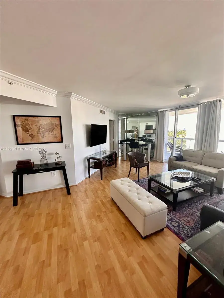 2 bedroom 2 bath Residential for sale at 6301 Collins Ave # 806, Miami Beach FL 33141