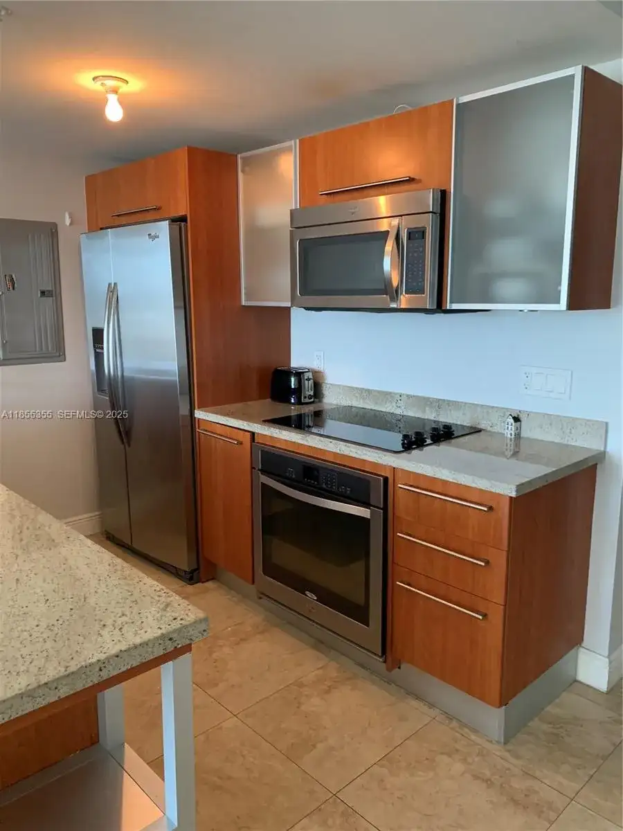 185 SW 7th St # 2202, Miami FL 33130 photo 3