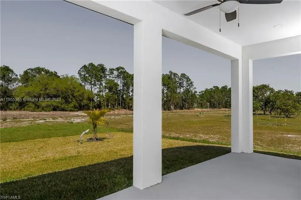 829 Gillian Ave, Lehigh Acres FL 33974 photo 4