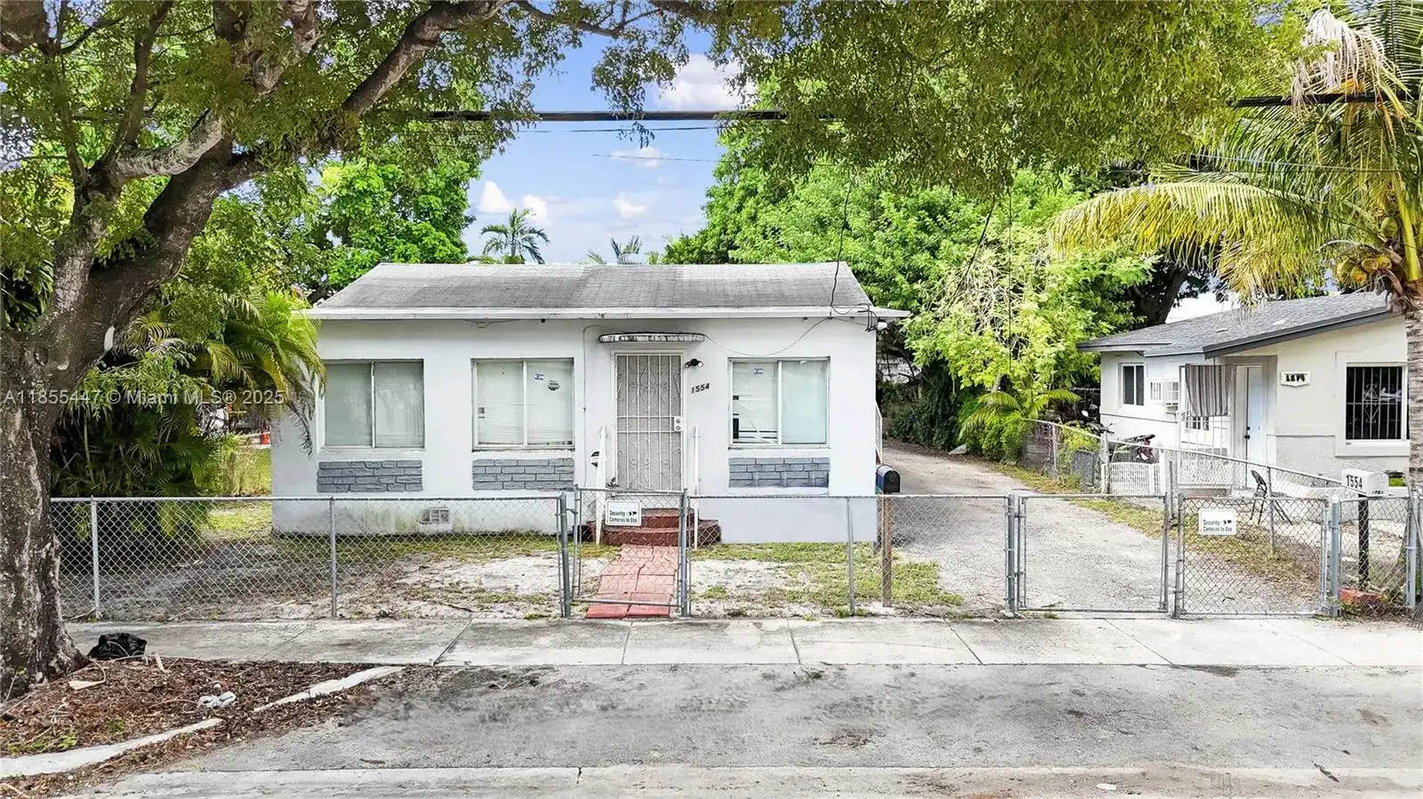 1554 NW 58th St, Miami FL 33142 photo 2