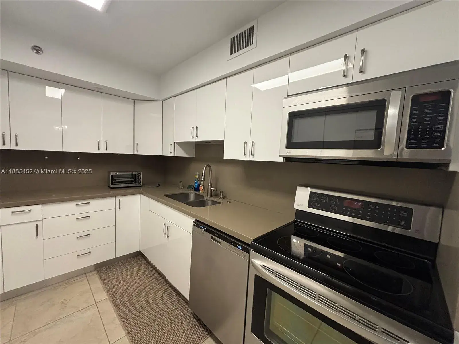 3600 Mystic Pointe Dr # 414, Aventura FL 33180