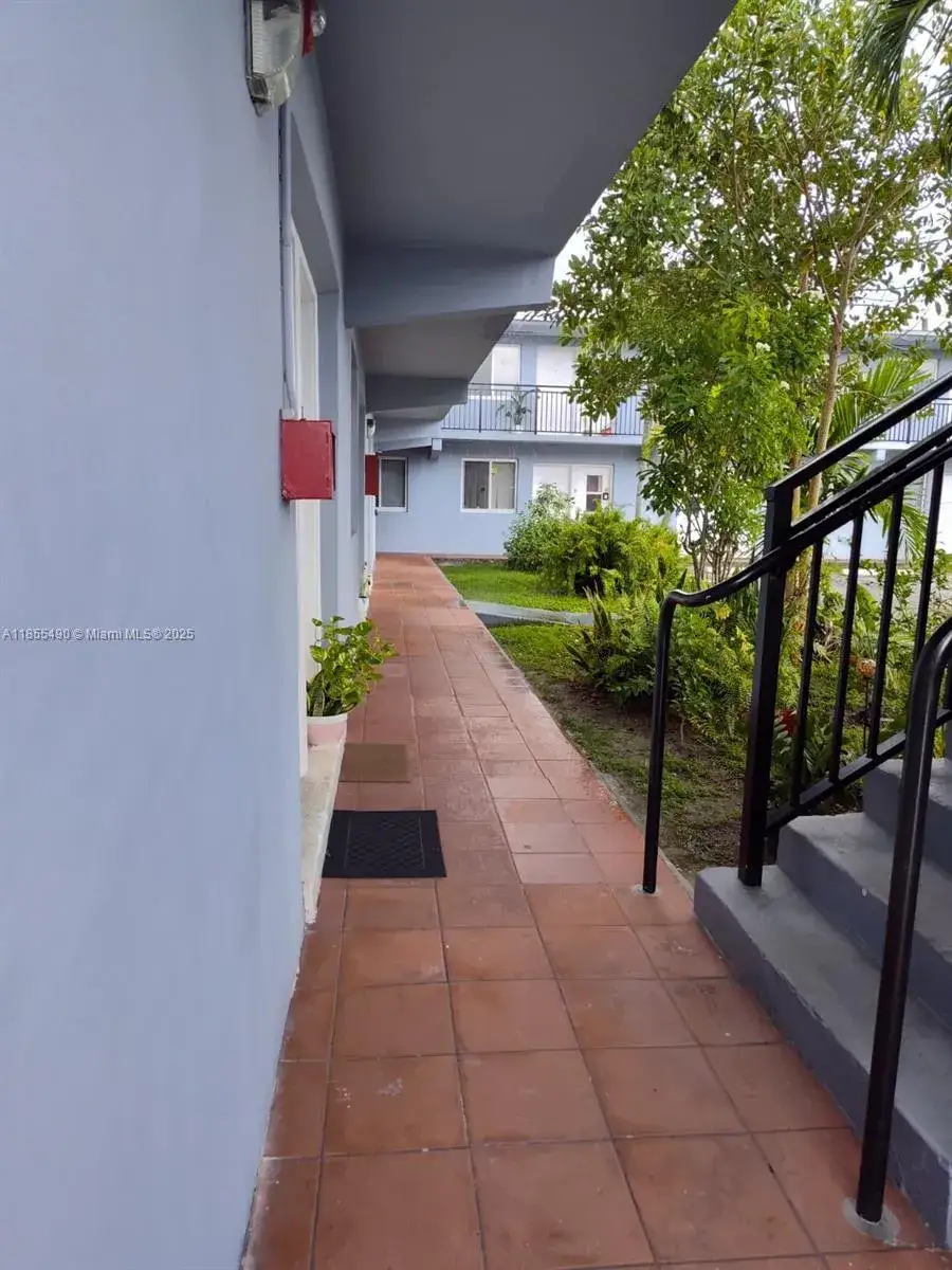 655 Eldron Dr # 31, Miami Springs FL 33166