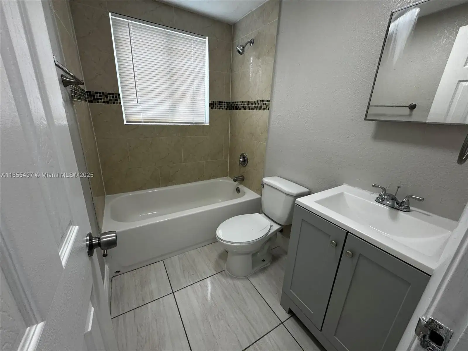 1940 Washington Ave # 12, Opa-Locka FL 33054 photo 2