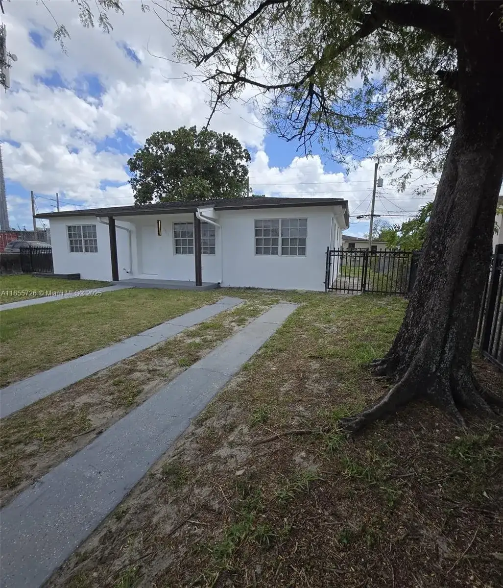 3242 NW 87th Ter, Miami FL 33147 photo 2
