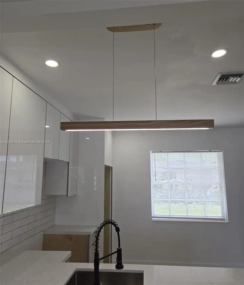 3242 NW 87th Ter, Miami FL 33147 photo 4