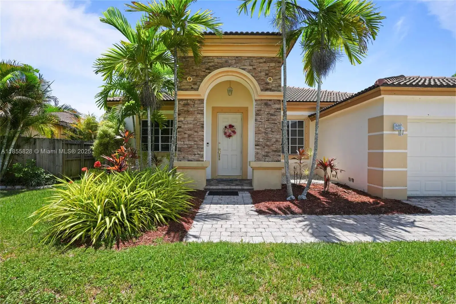 9506 SW 220th Ln, Cutler Bay FL 33190 photo 4