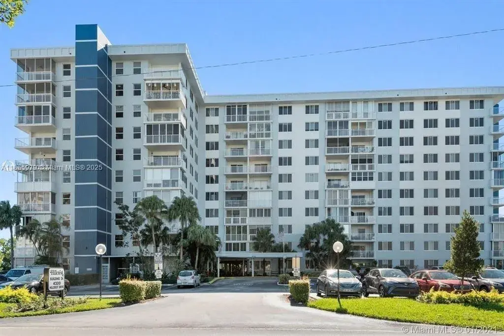 4200 Hillcrest Dr # 800, Hollywood FL 33021