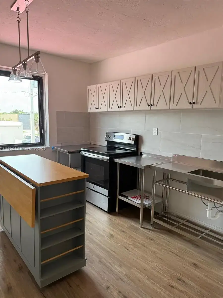 1432 NE 163rd St, North Miami Beach FL 33162 photo 3