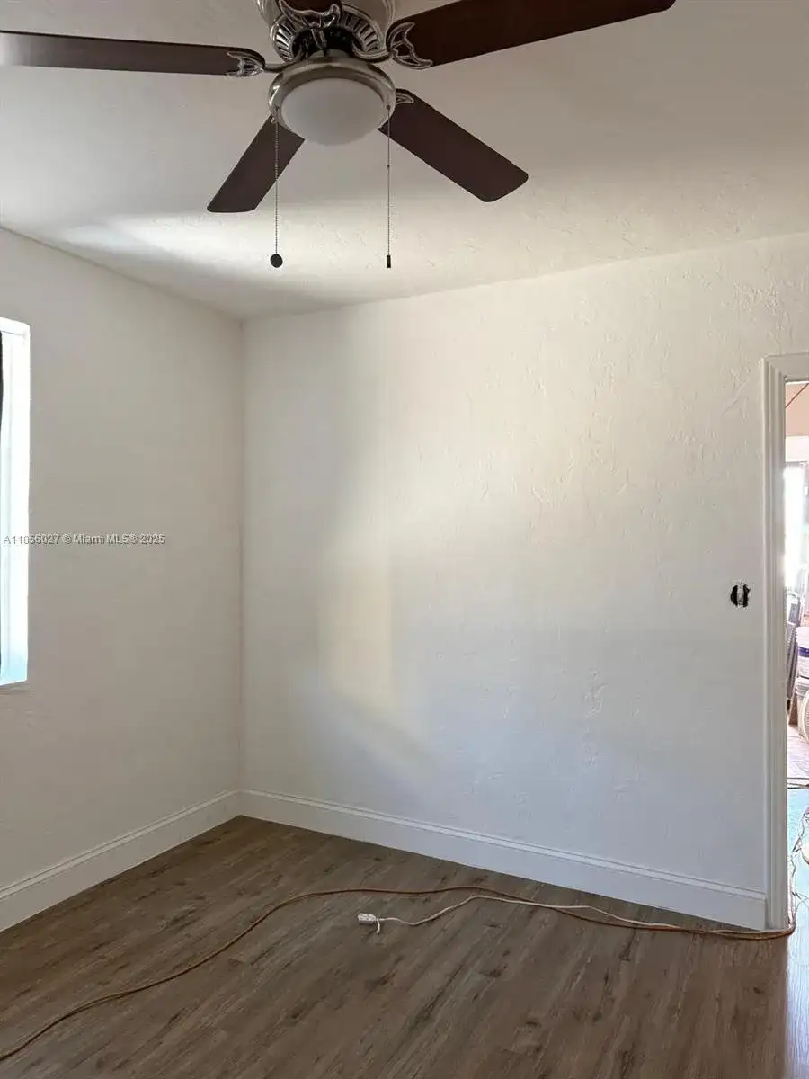 1432 NE 163rd St, North Miami Beach FL 33162 photo 4